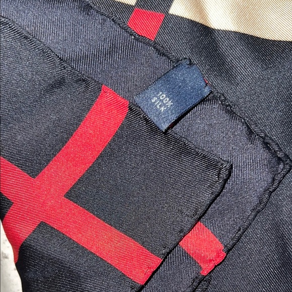 Burberry Black and Beige Checkered Scarf - Picture 4 of 5